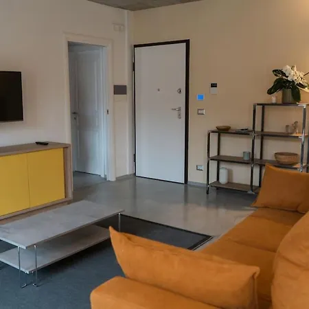 아파트 Recinto Nobili 4 - Private Parking Vista Cortile 아스티