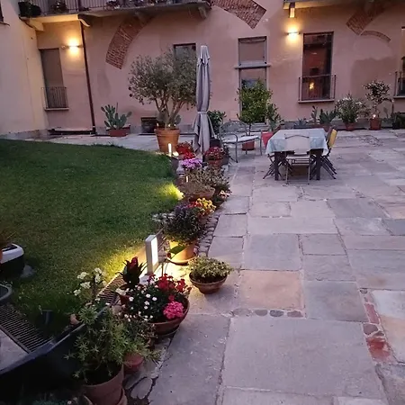 Recinto Nobili 4 - Private Parking Vista Cortile Lägenhet *